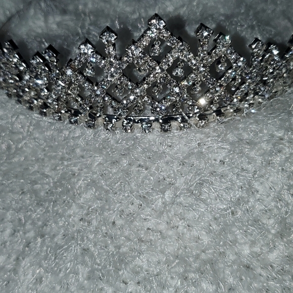 Tiara - Picture 1 of 4